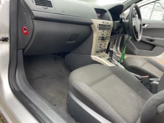 /photos/10831/2de23db6-a9c8-4901-84d0-f873839a2569_i320x240.jpg